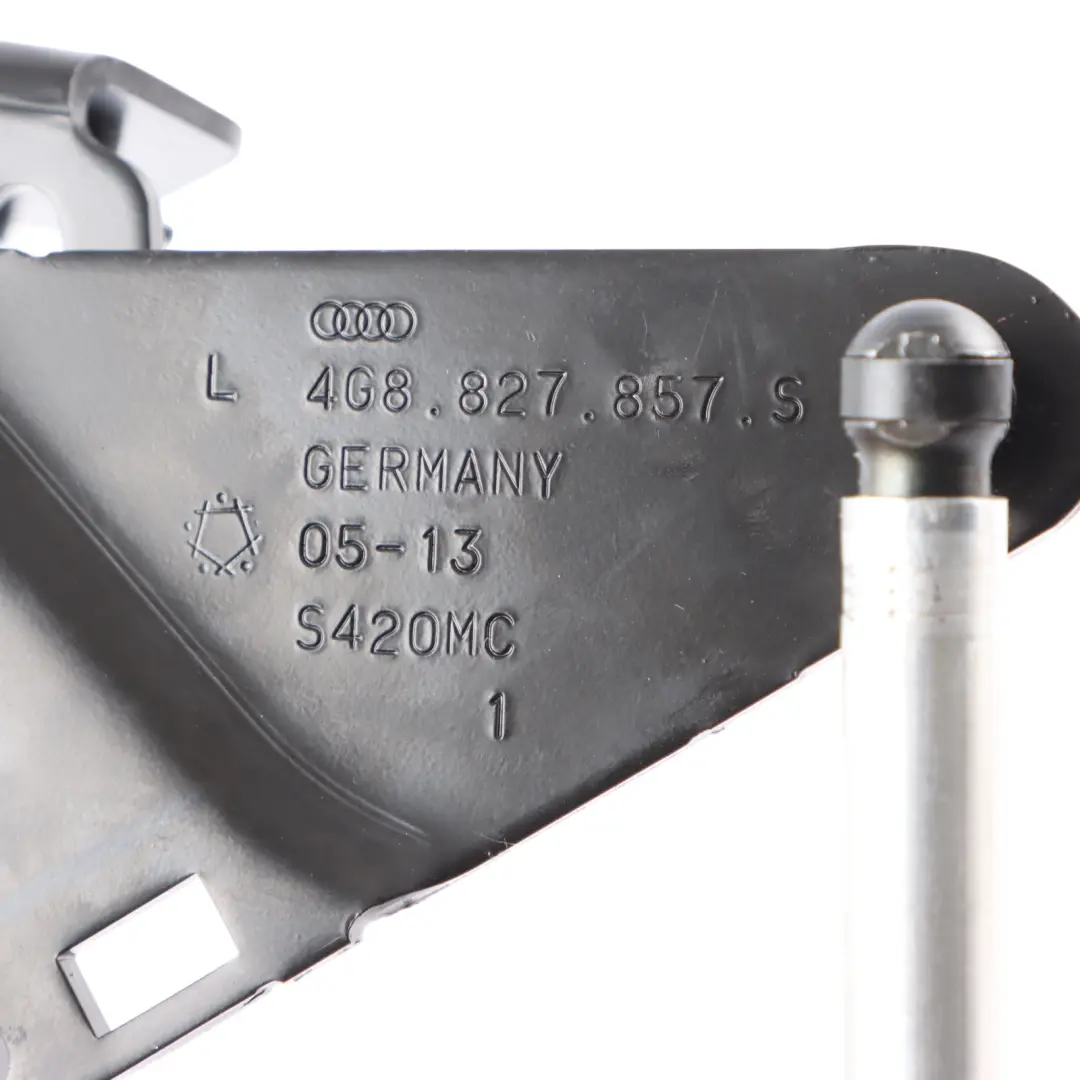 Supporto Portellone Posteriore Cofano Posteriore Sinistro per Audi A7 4G con numero di parte 4G8827857S Audi A7 4G Supporto Portellone Posteriore Cofano Posteriore Sinistro - SKU 4G8827857S - Numero di parte 4G8827857S