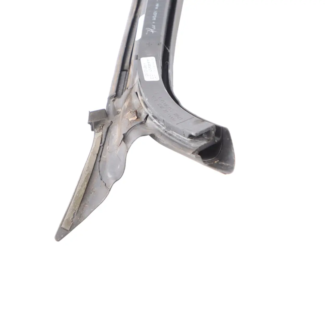 Porta Finestra Guarnizione Guida Gomma Posteriore Sinistra per Audi A7 4G con numero di parte 4G8845695H Audi A7 4G Porta Finestra Guarnizione Guida Gomma Posteriore Sinistra - SKU 4G8845695H - Numero di parte 4G8845695H