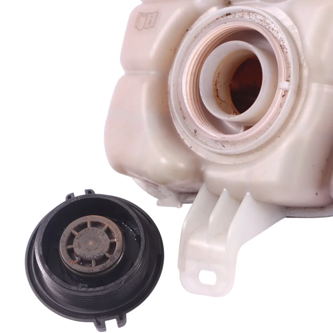 A8L 4H 3.0 TDI CDTA Réservoir de liquide de refroidissement pour Audi à propos du numéro de pièce 4H0121403G Audi A8L 4H 3.0 TDI CDTA Réservoir de liquide de refroidissement - SKU 4H0121403G - Numéro de pièce 4H0121403G