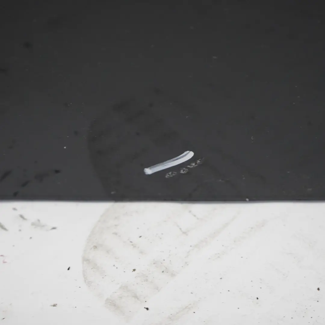 Panneau de recouvrement de porte avant droite Phantom Black - Z9Y pour Audi A8 4H à propos du numéro de pièce 4H0831052B Audi A8 4H Panneau de recouvrement de porte avant droite Phantom Black - Z9Y - SKU 4H0831052B-PHB - Numéro de pièce 4H0831052B