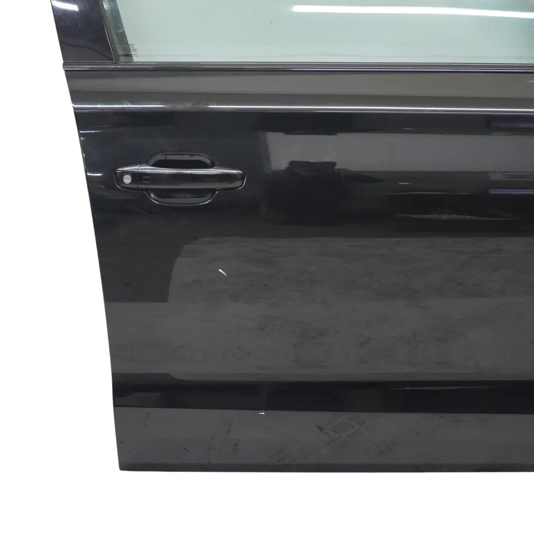 Tür vorne rechts Abdeckplatte Phantom Black Schwarz - Z9Y für Audi A8 4H mit Teilenummer 4H0831052B Audi A8 4H Tür vorne rechts Abdeckplatte Phantom Black Schwarz - Z9Y - SKU 4H0831052B-PHB - Teilenummer 4H0831052B