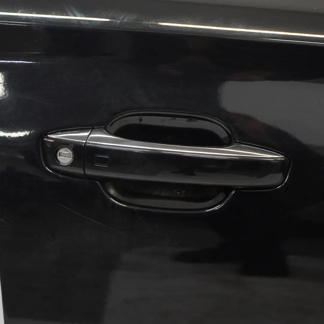 Pannello di copertura anteriore destro Phantom Black - Z9Y per Audi A8 4H con numero di parte 4H0831052B Audi A8 4H Pannello di copertura anteriore destro Phantom Black - Z9Y - SKU 4H0831052B-PHB - Numero di parte 4H0831052B