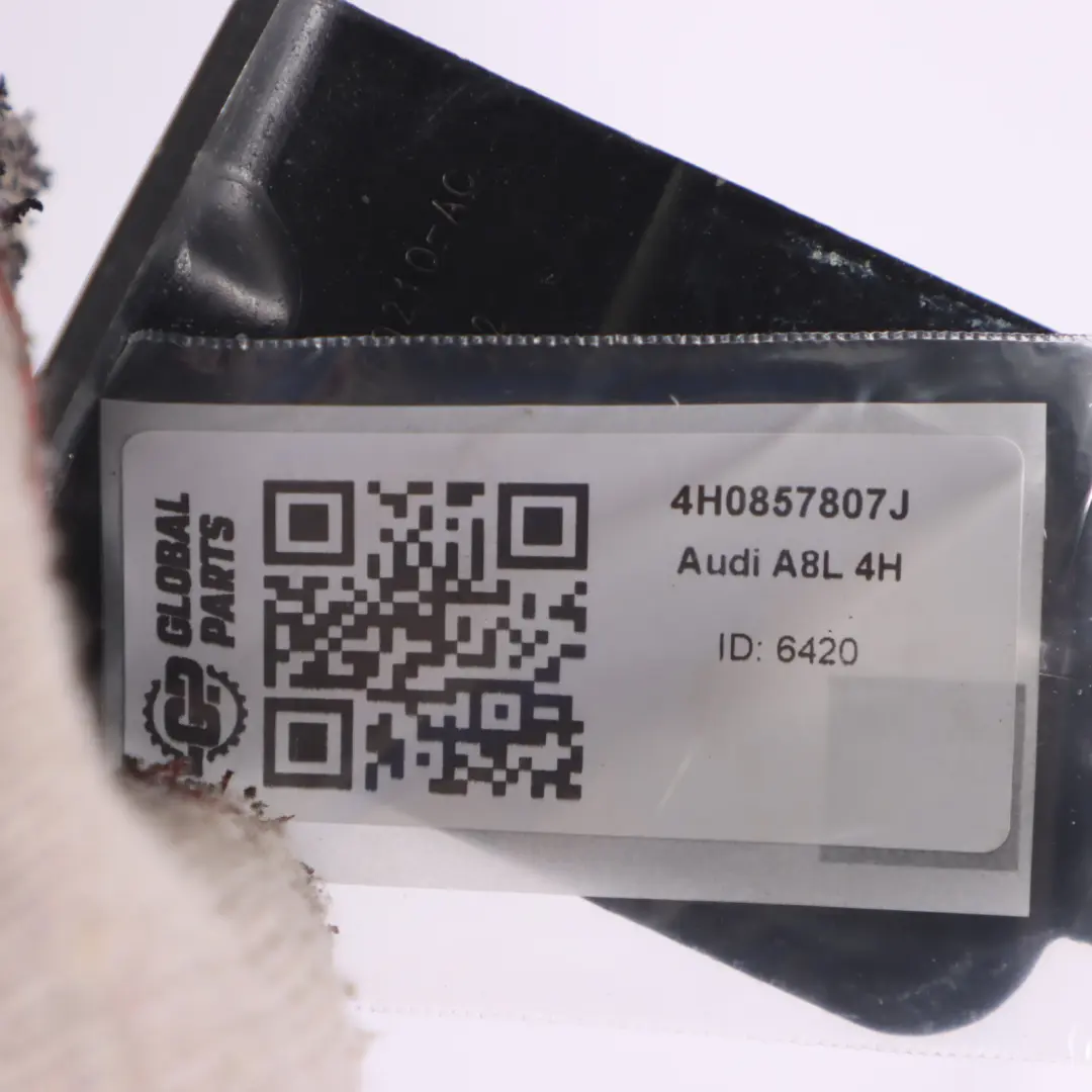 A8L 4H Środkowy Pas Bezpieczeństwa Tył do Audi o numerze 4H0857807J Audi A8L 4H Środkowy Pas Bezpieczeństwa Tył - SKU 4H0857807J - Numer Części 4H0857807J