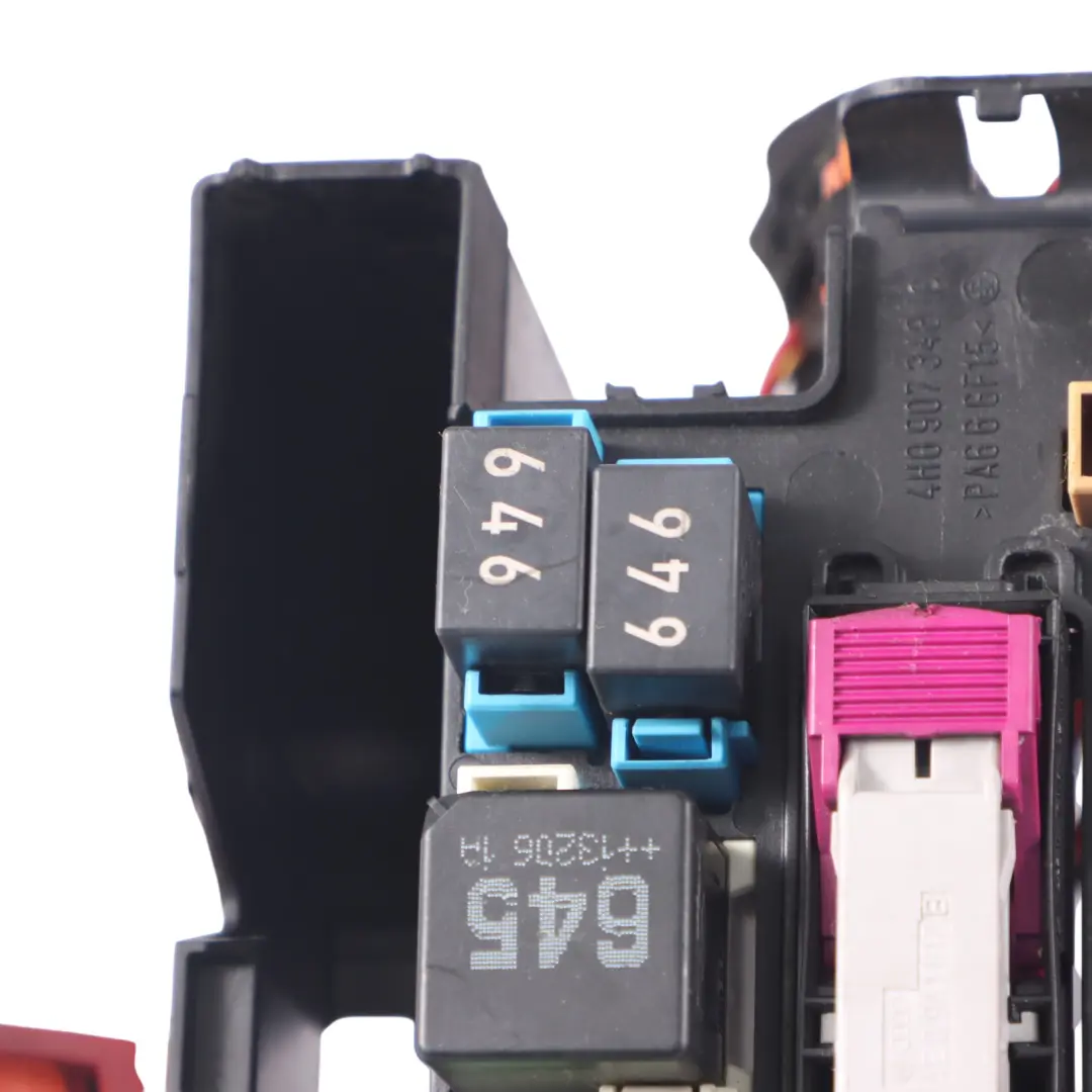 Audi A8 D4 4H Relay staffa portafusibili scatola di giunzione - SKU 4H0907348C - Numero di parte 4H0907348C
