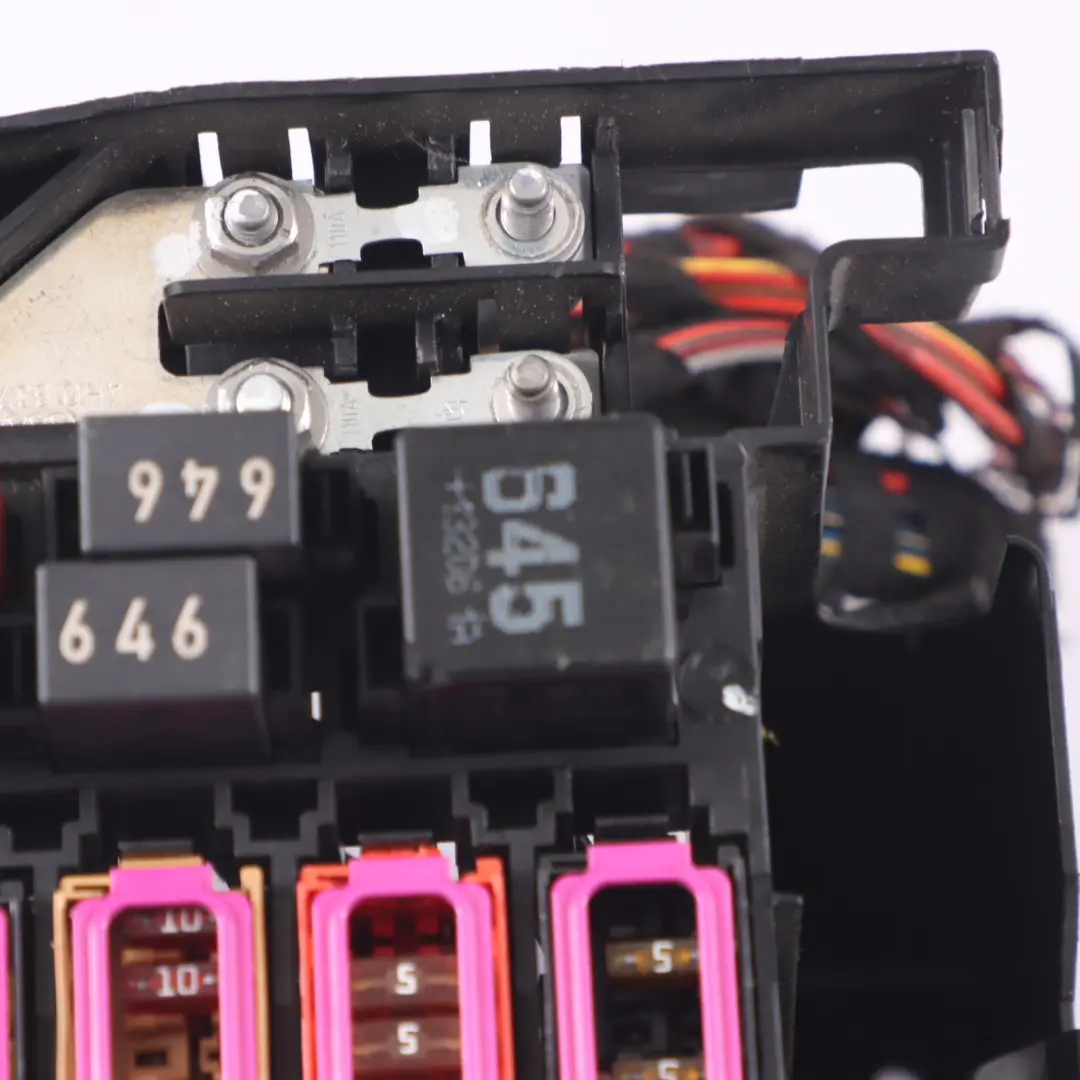 staffa portafusibili scatola di giunzione per Audi A8 D4 4H Relay con numero di parte 4H0907348C Audi A8 D4 4H Relay staffa portafusibili scatola di giunzione - SKU 4H0907348C - Numero di parte 4H0907348C