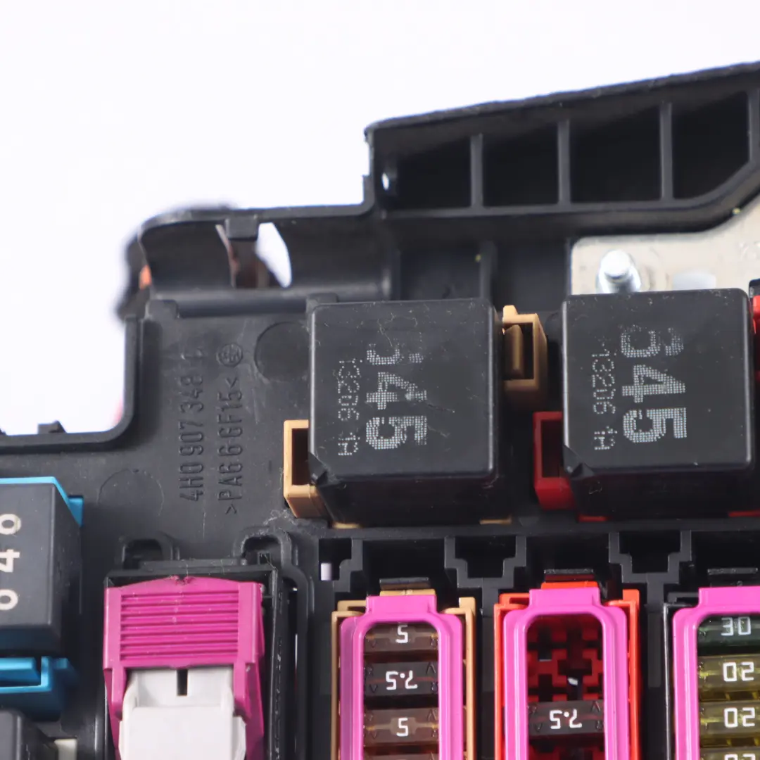 staffa portafusibili scatola di giunzione per Audi A8 D4 4H Relay con numero di parte 4H0907348C Audi A8 D4 4H Relay staffa portafusibili scatola di giunzione - SKU 4H0907348C - Numero di parte 4H0907348C