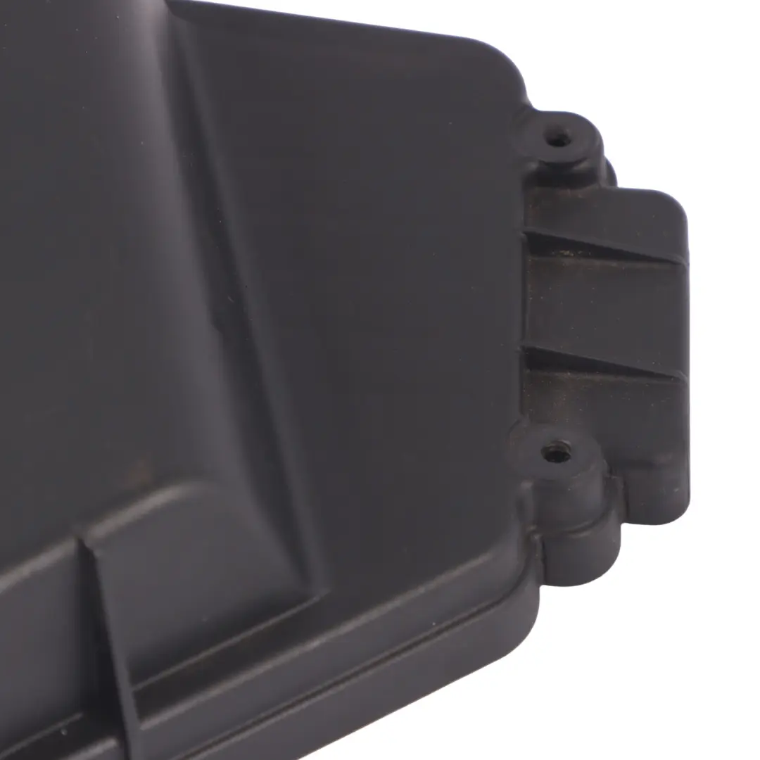 Audi A8L 4H Boîte fusibles Chambre relais Couvercle inférieur Boîtier - SKU 4H0937555 - Numéro de pièce 4H0937555