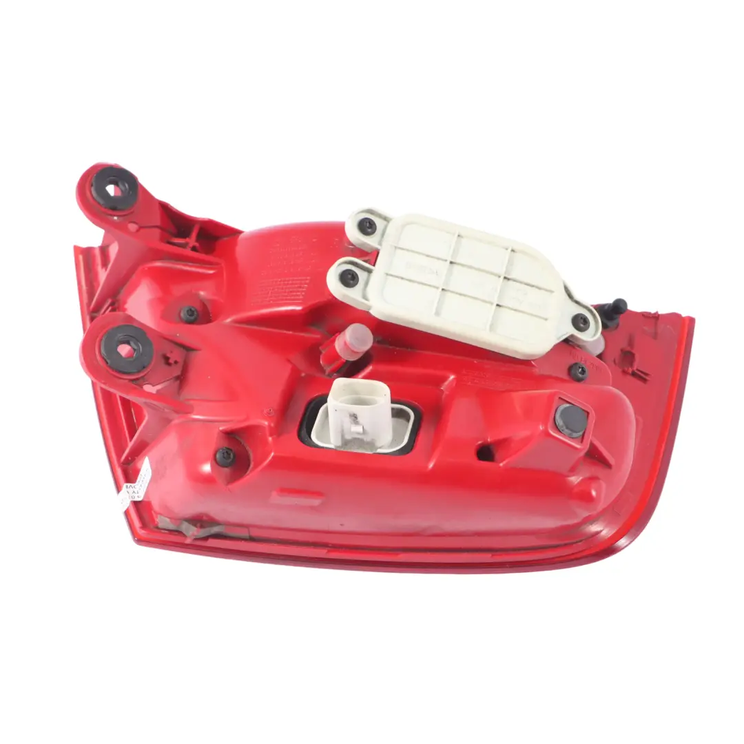 A8L 4H Lampa Światło Zewnętrzne Tył Prawo LED do AUDI o numerze 4H0945096 AUDI A8L 4H Lampa Światło Zewnętrzne Tył Prawo LED - SKU 4H0945096 - Numer Części 4H0945096