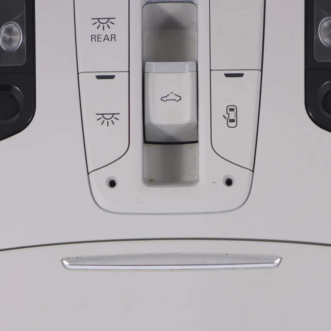 A8L 4H luminoso interno tetto Lampada lettura anteriore Grigio per Audi con numero di parte 4H0947135G Audi A8L 4H luminoso interno tetto Lampada lettura anteriore Grigio - SKU 4H0947135G - Numero di parte 4H0947135G