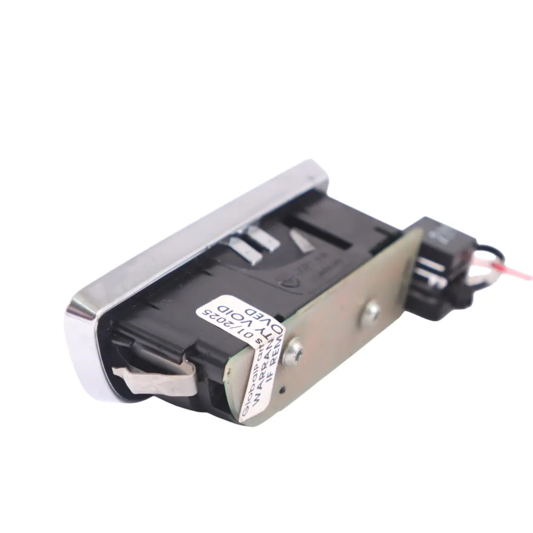 A8L 4H Luce di lettura interna del tetto posteriore sinistra per Audi con numero di parte 4H0947353 Audi A8L 4H Luce di lettura interna del tetto posteriore sinistra - SKU 4H0947353 - Numero di parte 4H0947353