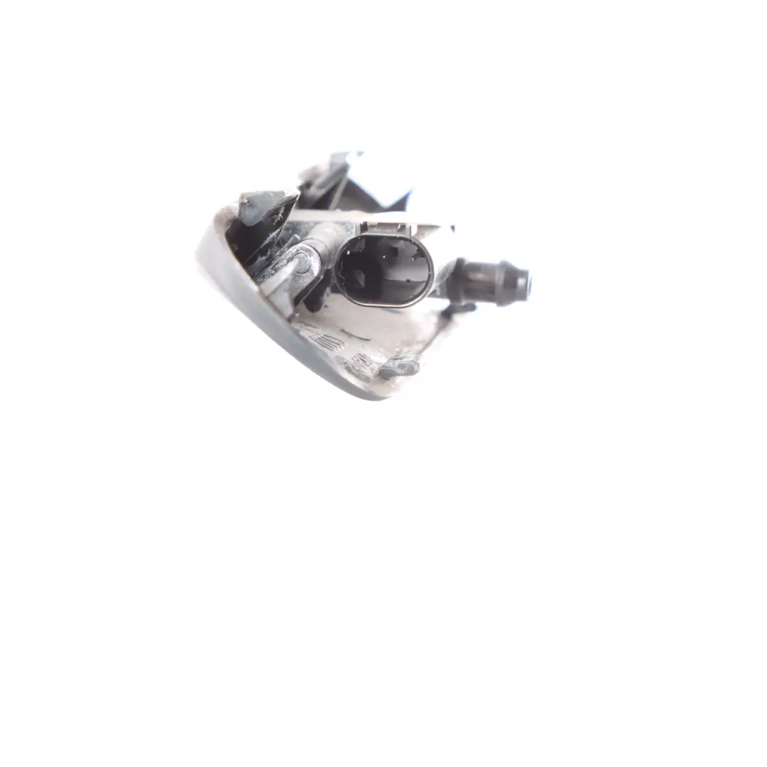 Ugello Lavacristalli Riscaldato Anteriore Destro per Audi A1 8X con numero di parte 8X0955988E Audi A1 8X Ugello Lavacristalli Riscaldato Anteriore Destro - SKU 8X0955988E - Numero di parte 8X0955988E