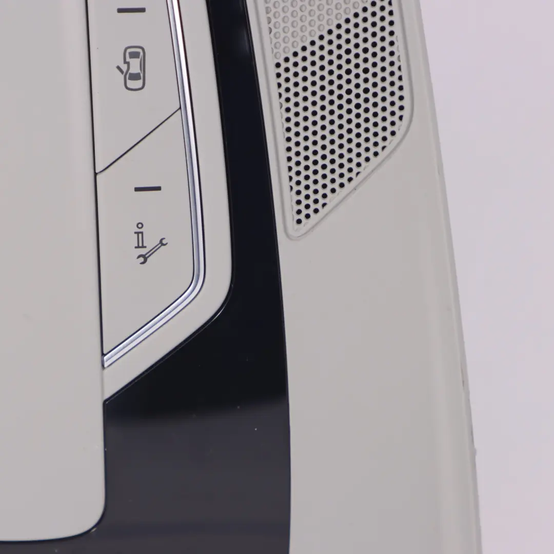 Tetto luce anteriore di lettura pannello interno bianco per Audi A4 B9 con numero di parte 4K0947135AE Audi A4 B9 Tetto luce anteriore di lettura pannello interno bianco - SKU 4K0947135AE - Numero di parte 4K0947135AE