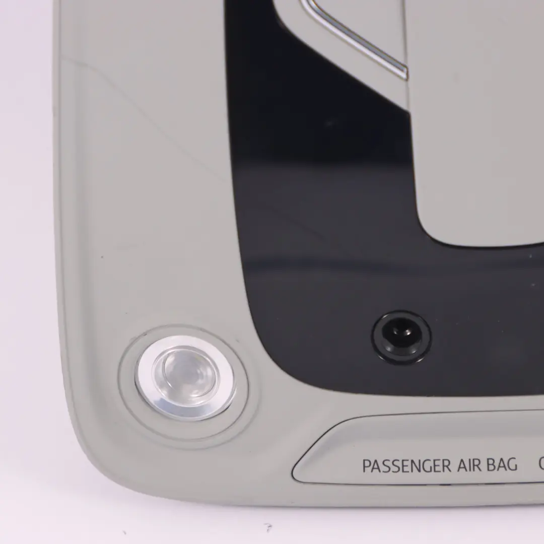 Tetto luce anteriore di lettura pannello interno bianco per Audi A4 B9 con numero di parte 4K0947135AE Audi A4 B9 Tetto luce anteriore di lettura pannello interno bianco - SKU 4K0947135AE - Numero di parte 4K0947135AE