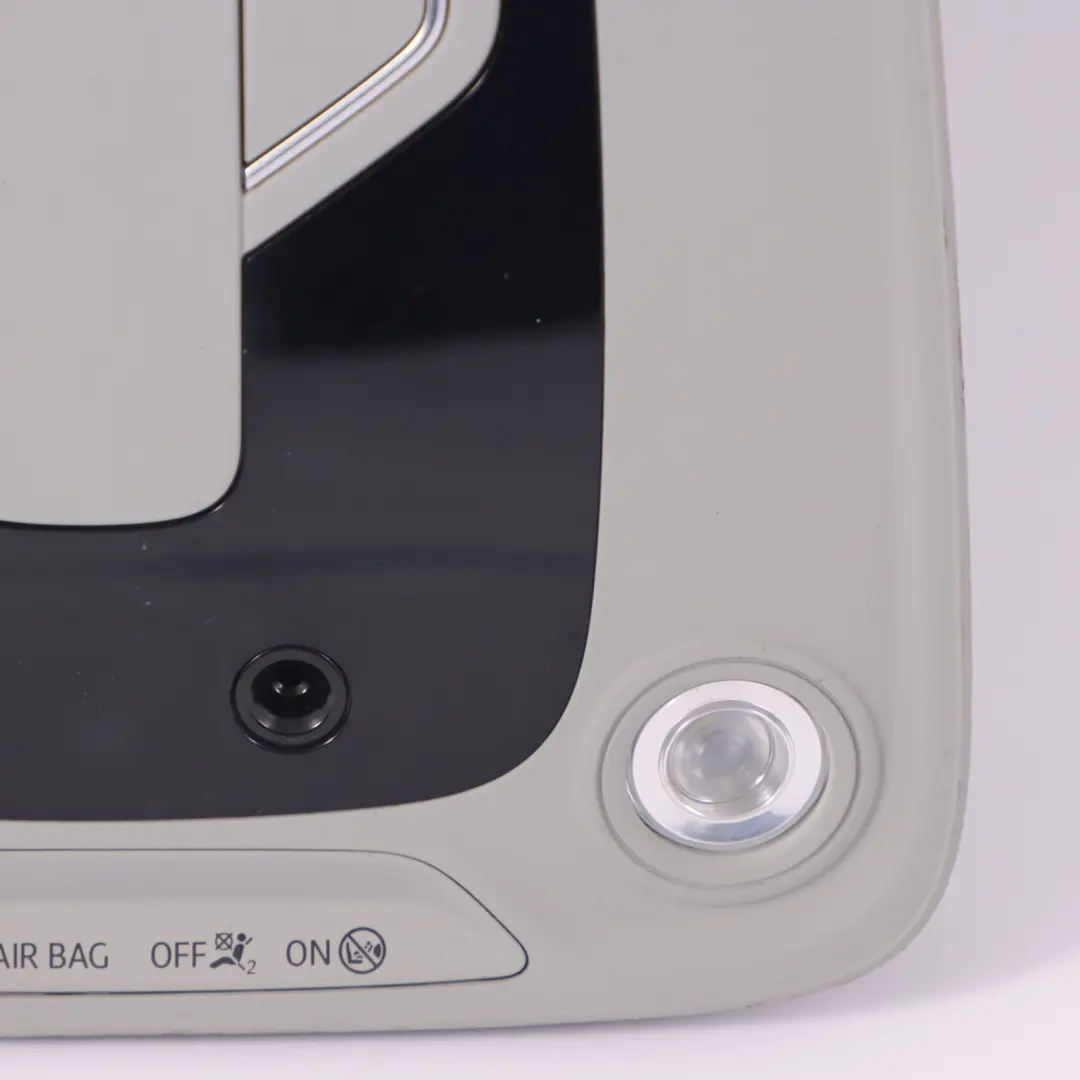 Tetto luce anteriore di lettura pannello interno bianco per Audi A4 B9 con numero di parte 4K0947135AE Audi A4 B9 Tetto luce anteriore di lettura pannello interno bianco - SKU 4K0947135AE - Numero di parte 4K0947135AE