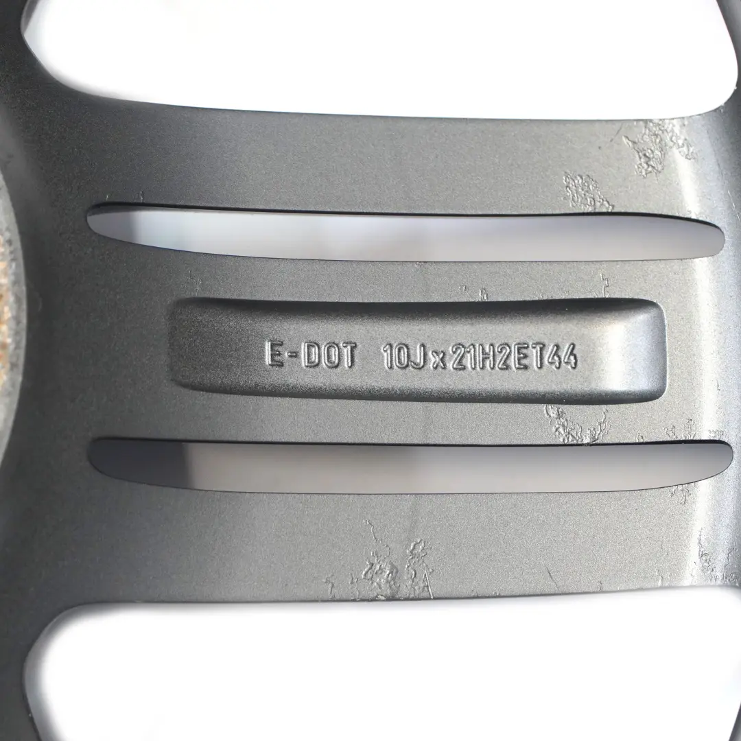 Cerchio In Lega Grigio 21" Raggi A Stella 10J ET:44 per Audi Q7 4L con numero di parte 4L0601025BH Audi Q7 4L Cerchio In Lega Grigio 21" Raggi A Stella 10J ET:44 - SKU 4L0601025BH-2 - Numero di parte 4L0601025BH