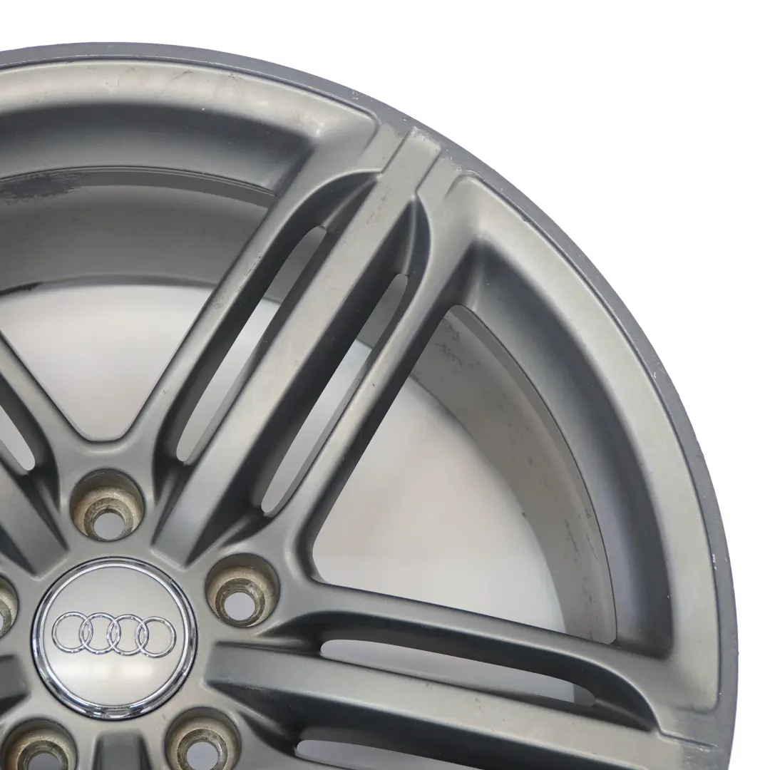 Cerchio In Lega Grigio 21" Raggi A Stella 10J ET:44 per Audi Q7 4L con numero di parte 4L0601025BH Audi Q7 4L Cerchio In Lega Grigio 21" Raggi A Stella 10J ET:44 - SKU 4L0601025BH-2 - Numero di parte 4L0601025BH