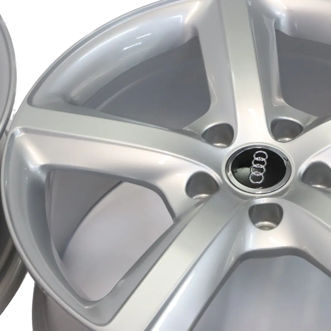 Silber Felgensatz Alufelge 20" 9J ET:60 Sternspeiche für Audi Q7 4L mit Teilenummer 4L0601025H Audi Q7 4L Silber Felgensatz Alufelge 20" 9J ET:60 Sternspeiche - SKU 4L0601025H - Teilenummer 4L0601025H