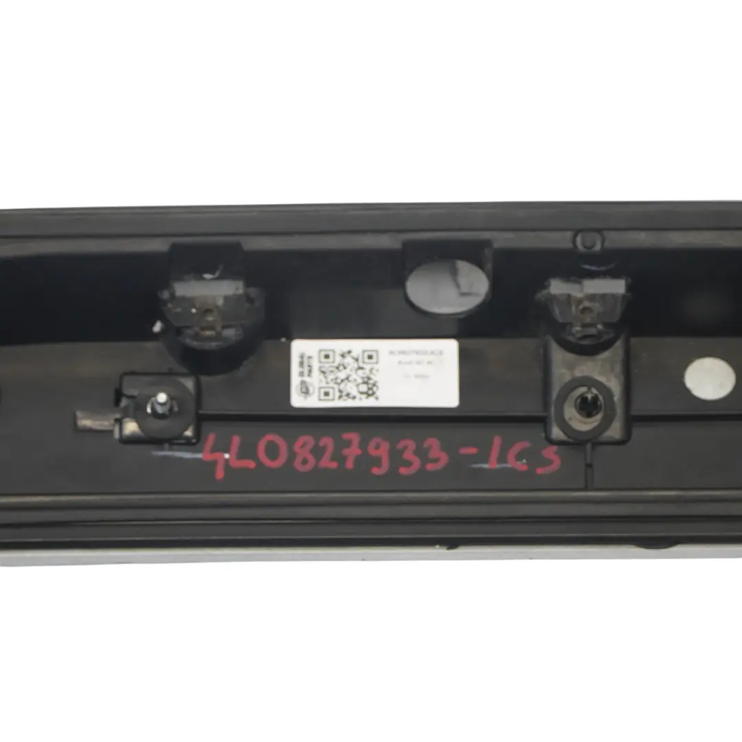 Spoiler trasero Tapa del maletero Ice Silver Metallic - X7W para Audi Q7 4L con número de pieza 4L0827933 Audi Q7 4L Spoiler trasero Tapa del maletero Ice Silver Metallic - X7W - SKU 4L0827933-ICS - Número de pieza 4L0827933