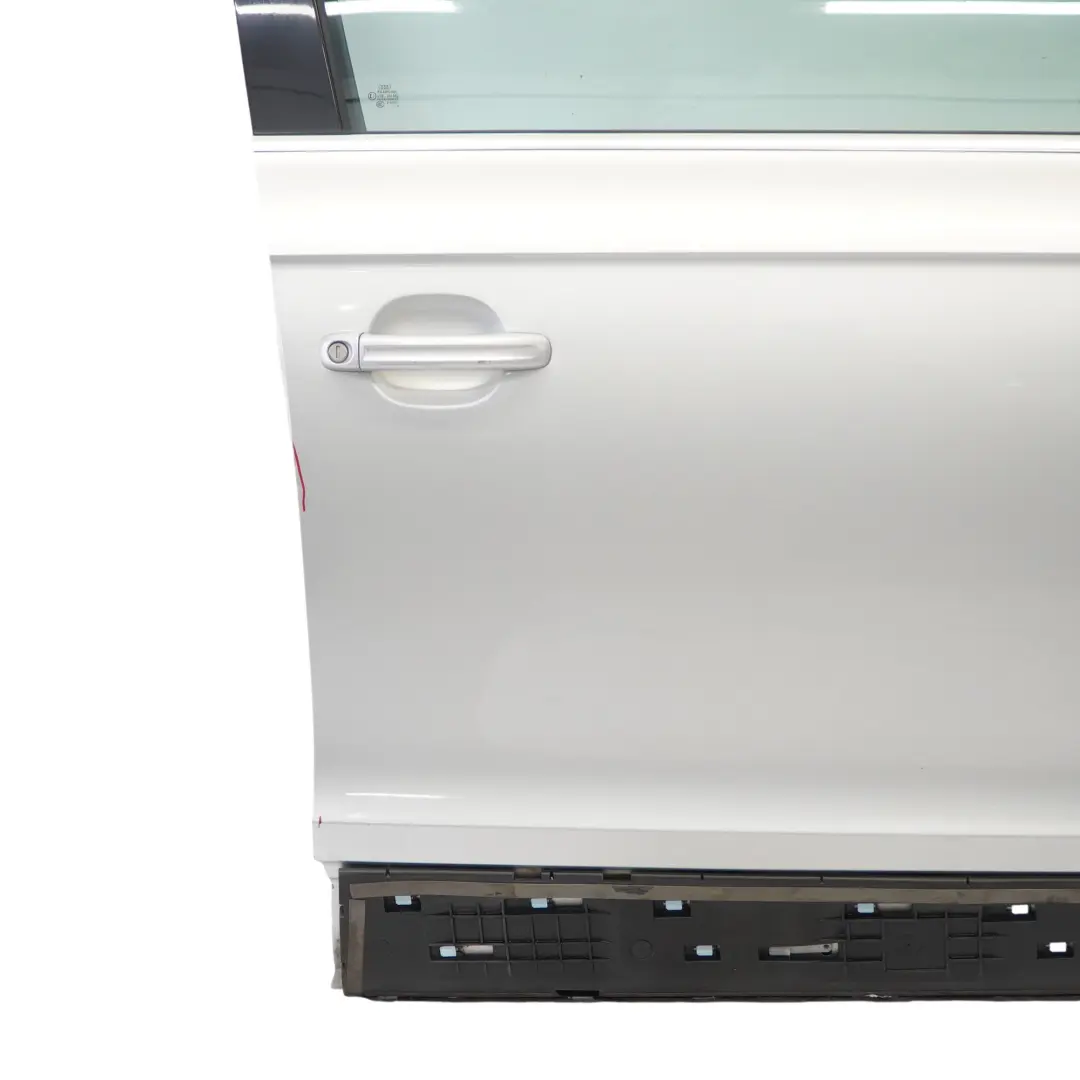Door Front Right O/S Covering Panel Ice Silver Metallic - X7W to Audi Q7 4L with Part number 4L0831052A Audi Q7 4L Door Front Right O/S Covering Panel Ice Silver Metallic - X7W - SKU 4L0831052A-ICS - Part number 4L0831052A