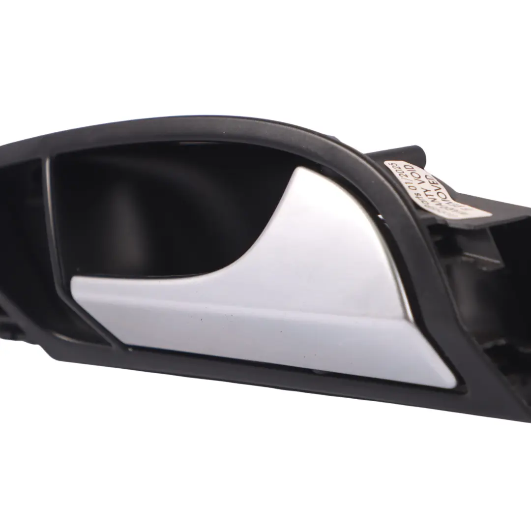 Empuñadura desbloqueo tarjeta puerta delantera derecha para Audi Q7 4L con número de pieza 4L0837020A Audi Q7 4L Empuñadura desbloqueo tarjeta puerta delantera derecha - SKU 4L0837020A - Número de pieza 4L0837020A