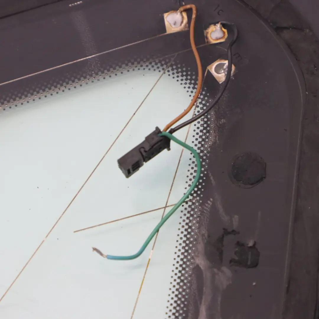 Seitenscheibenverkleidung hinten links grün AS2 für Audi Q7 4L mit Teilenummer 4L0845299 Audi Q7 4L Seitenscheibenverkleidung hinten links grün AS2 - SKU 4L0845299 - Teilenummer 4L0845299