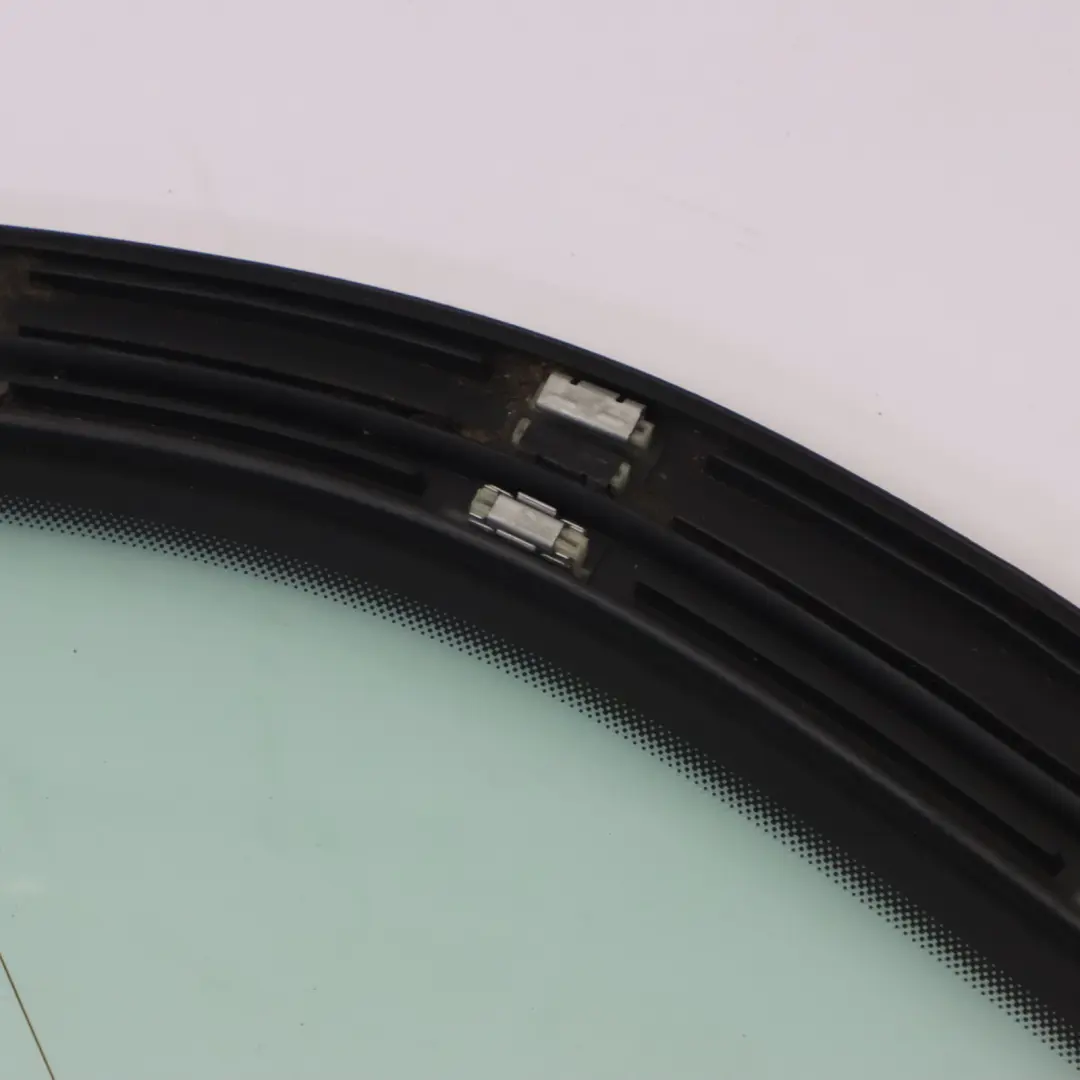 Seitenscheibenverkleidung hinten links grün AS2 für Audi Q7 4L mit Teilenummer 4L0845299 Audi Q7 4L Seitenscheibenverkleidung hinten links grün AS2 - SKU 4L0845299 - Teilenummer 4L0845299