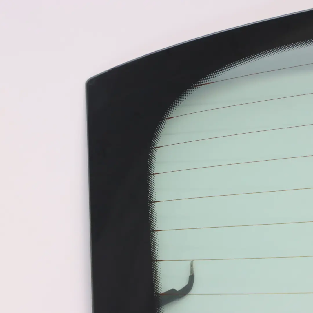 Szyba Tylna AS2 Szyba w Klapę Bagażnika Zielona C do Audi Q7 4L o numerze 4L0845501 Audi Q7 4L Szyba Tylna AS2 Szyba w Klapę Bagażnika Zielona C - SKU 4L0845501 - Numer Części 4L0845501