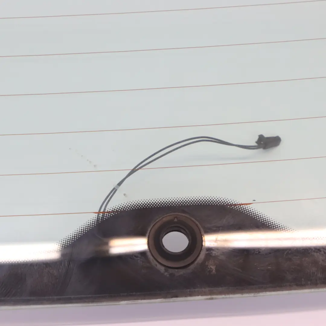 Szyba Tylna AS2 Szyba w Klapę Bagażnika Zielona C do Audi Q7 4L o numerze 4L0845501 Audi Q7 4L Szyba Tylna AS2 Szyba w Klapę Bagażnika Zielona C - SKU 4L0845501 - Numer Części 4L0845501