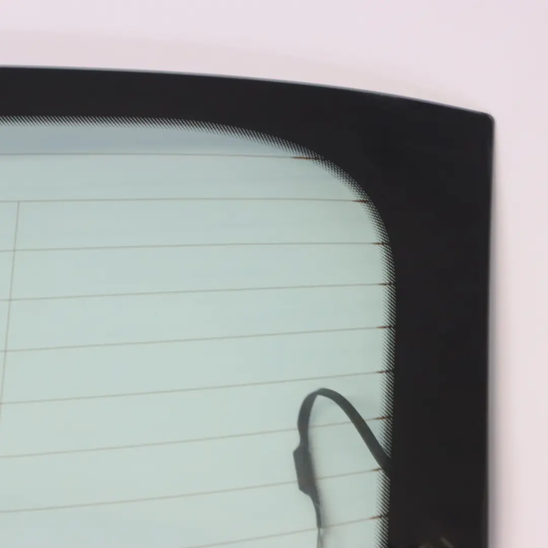 Szyba Tylna AS2 Szyba w Klapę Bagażnika Zielona C do Audi Q7 4L o numerze 4L0845501 Audi Q7 4L Szyba Tylna AS2 Szyba w Klapę Bagażnika Zielona C - SKU 4L0845501 - Numer Części 4L0845501