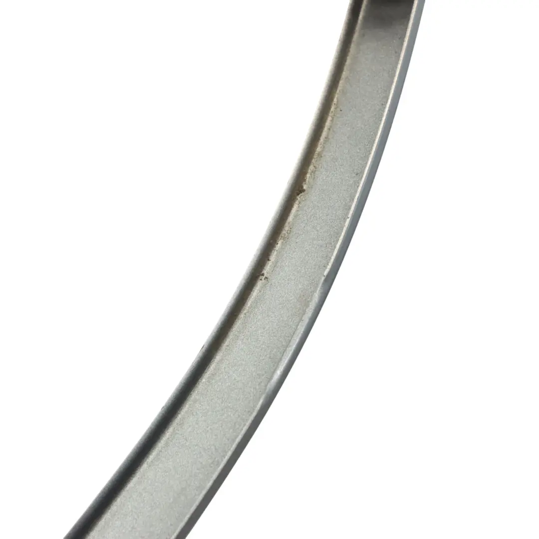 Striscia posteriore finestra destra Argento Ghiaccio X7W per Audi Q7 4L con numero di parte 4L0853084B Audi Q7 4L Striscia posteriore finestra destra Argento Ghiaccio X7W - SKU 4L0853084B-ICS - Numero di parte 4L0853084B