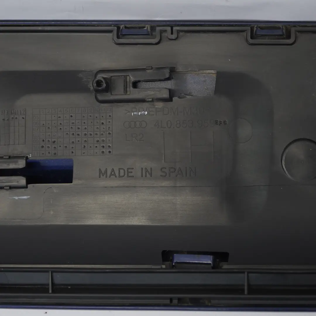 AUDI Q7 4L Peldaño Cubre Puerta delantera Izquierdo Mugello Blue Pearl - Z5E - SKU 4L0853959F-MUB - Número de pieza 4L0853959F