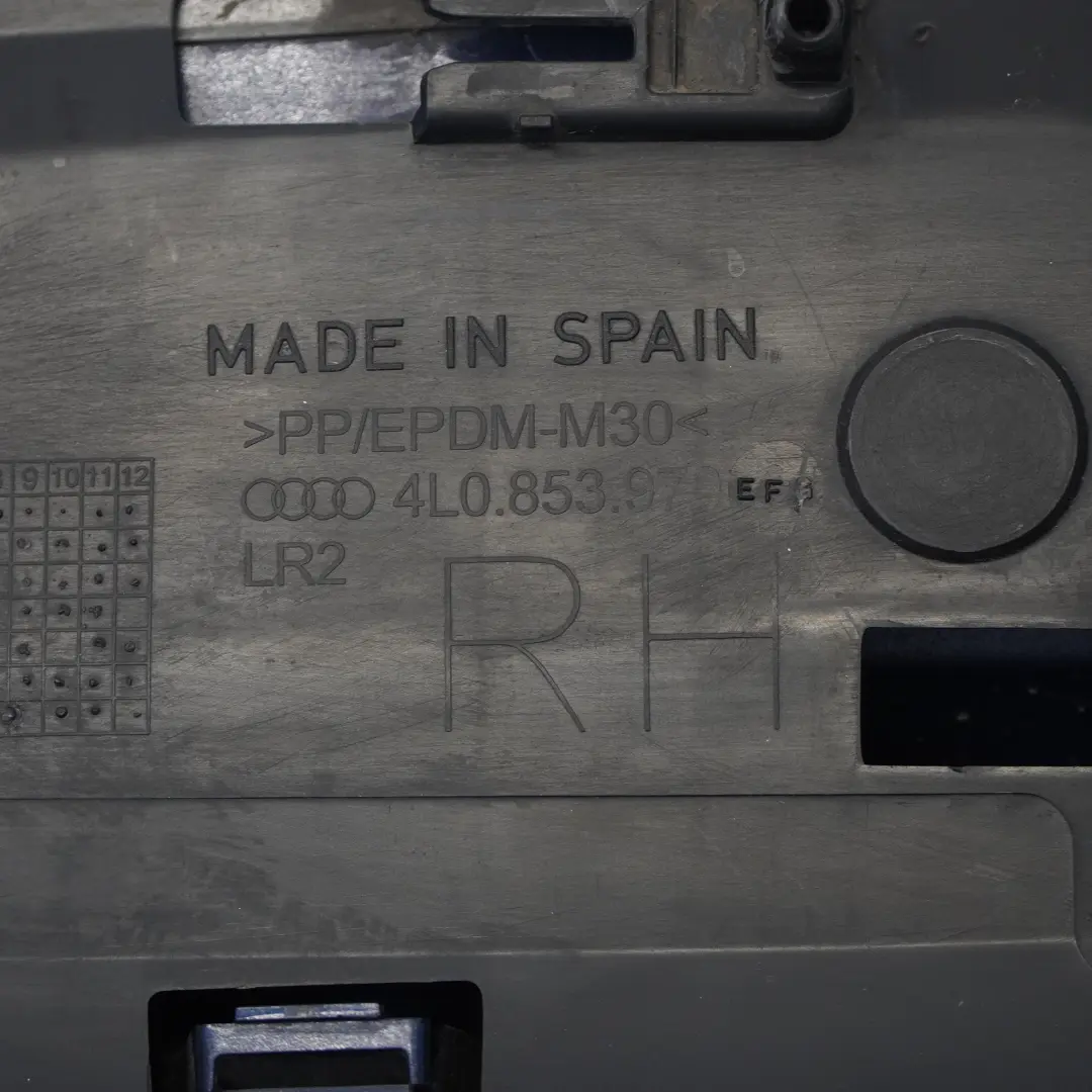 Moulure de seuil de porte arrière droite Mugello Bleu Pearl Z5E pour Audi Q7 4L à propos du numéro de pièce 4L0853970F Audi Q7 4L Moulure de seuil de porte arrière droite Mugello Bleu Pearl Z5E - SKU 4L0853970F-MUB - Numéro de pièce 4L0853970F