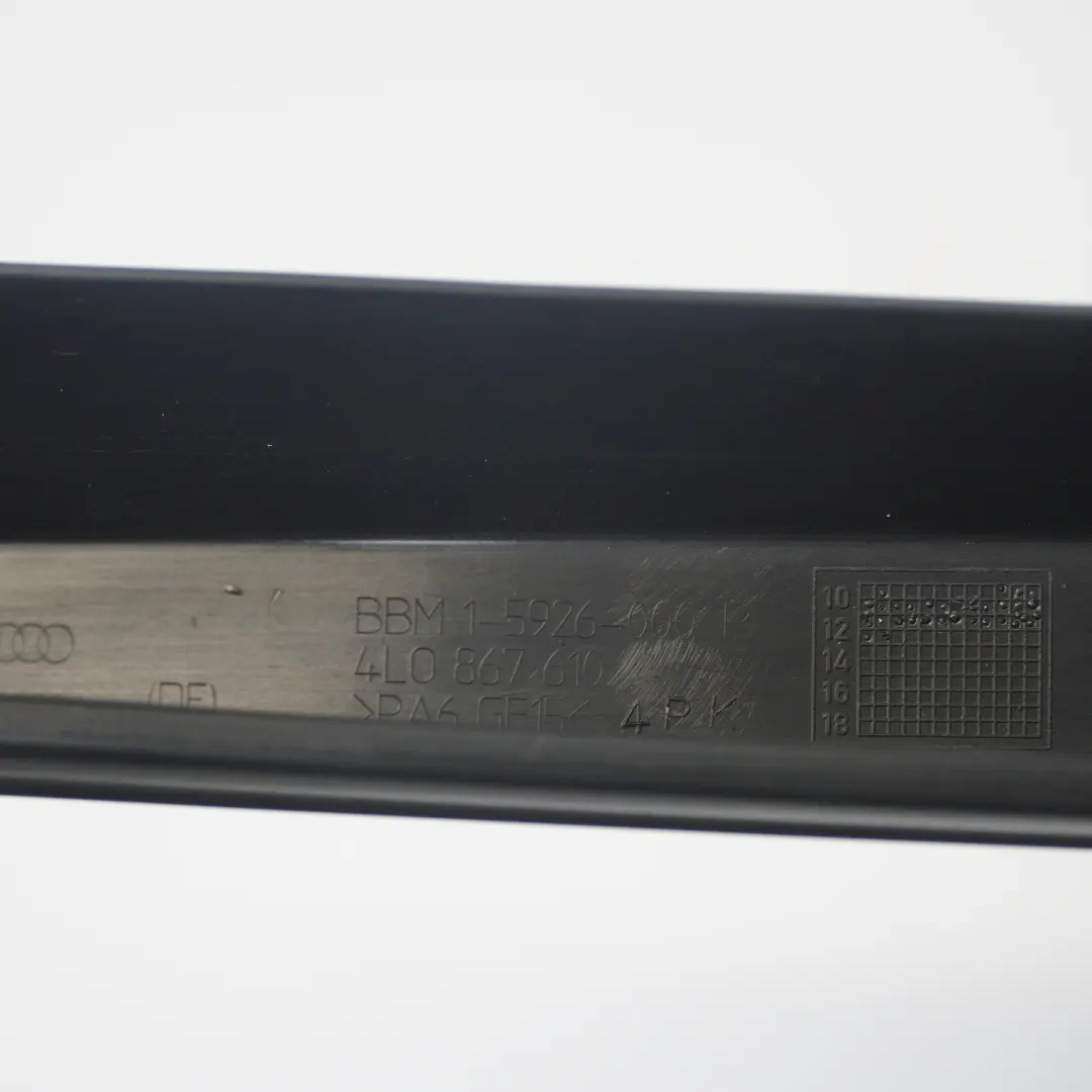 Joint rail guidage fenêtre porte d'entrée caoutchouc droit pour Audi Q7 4L à propos du numéro de pièce 4L0867610 Audi Q7 4L Joint rail guidage fenêtre porte d'entrée caoutchouc droit - SKU 4L0867610 - Numéro de pièce 4L0867610