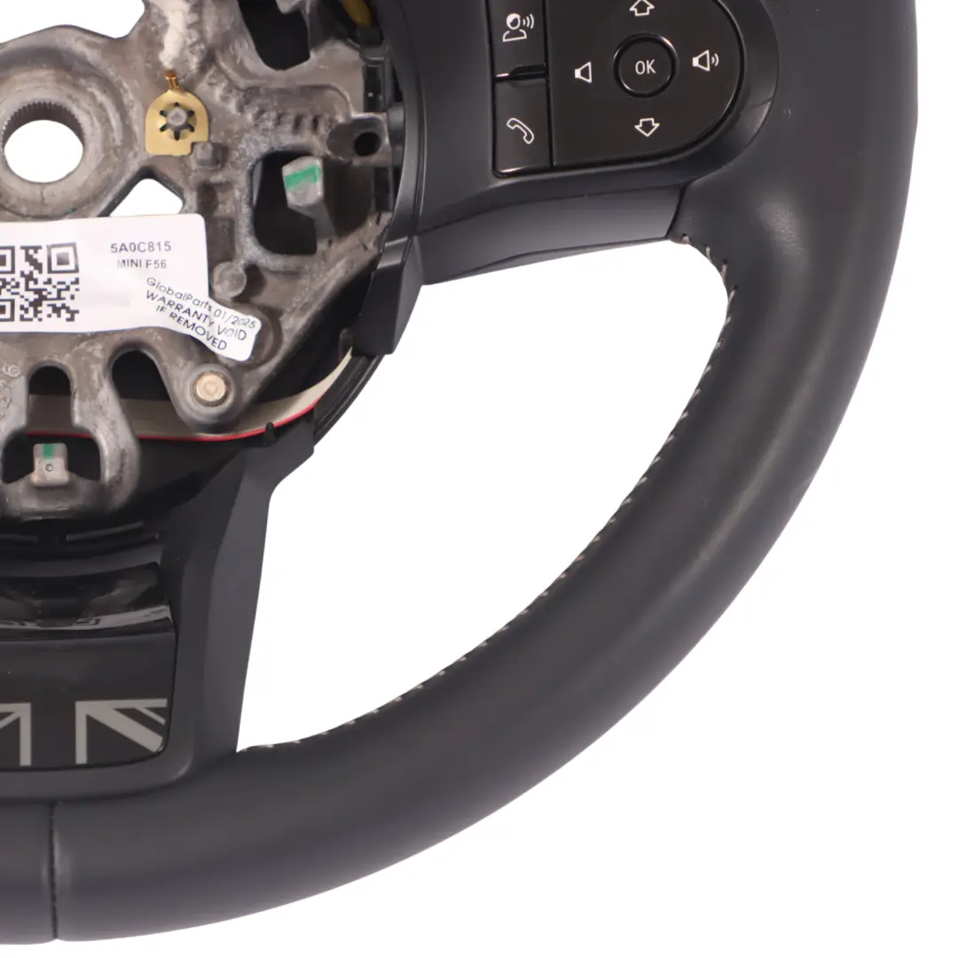 Kierownica Sport Czarna Skóra Biała Nić do Mini F54 F55 F56 F60 LCI o numerze 5A0C815 Mini F54 F55 F56 F60 LCI Kierownica Sport Czarna Skóra Biała Nić - SKU 5A0C815 - Numer Części 5A0C815