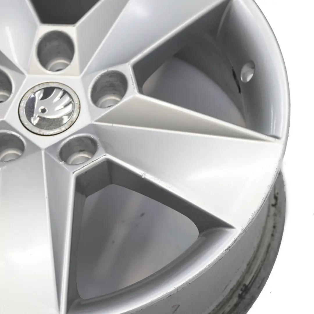 Skoda Octavia Mk3 5E jante alliage argent 6,5J 16" ET:46 Star Spoke - SKU 5E0601025H-1 - Numéro de pièce 5E0601025H