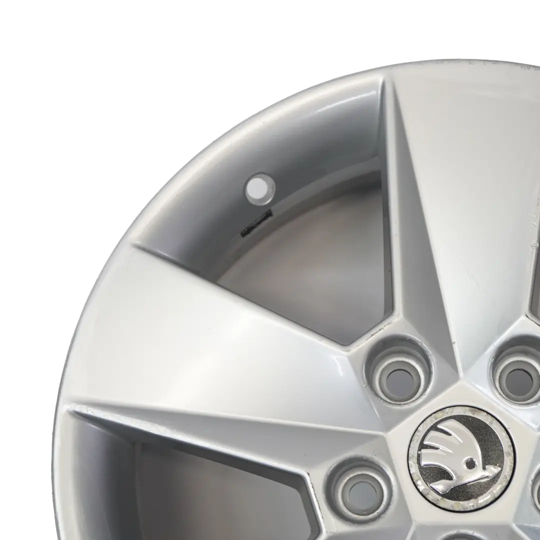 Llanta aleación Skoda Octavia Mk3 5E Silver 6,5J 16" ET:46 Star Spoke para con número de pieza 5E0601025H Llanta aleación Skoda Octavia Mk3 5E Silver 6,5J 16" ET:46 Star Spoke - SKU 5E0601025H-1 - Número de pieza 5E0601025H