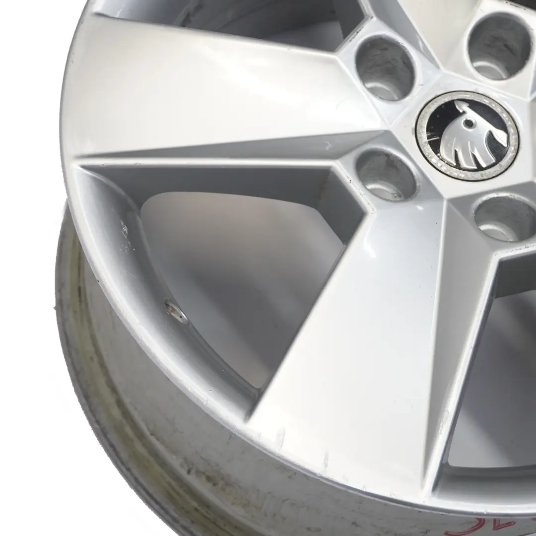 Mk3 5E Silver Alloy Wheel Rim 6,5J 16" ET:46 Star Spoke to Skoda Octavia with Part number 5E0601025H Skoda Octavia Mk3 5E Silver Alloy Wheel Rim 6,5J 16" ET:46 Star Spoke - SKU 5E0601025H-2 - Part number 5E0601025H