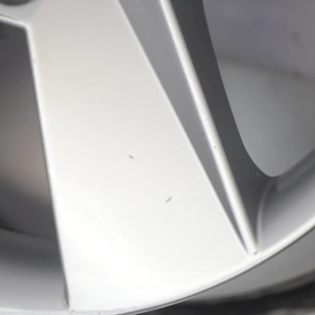 Mk3 5E Silver Alloy Wheel Rim 6,5J 16" ET:46 Star Spoke to Skoda Octavia with Part number 5E0601025H Skoda Octavia Mk3 5E Silver Alloy Wheel Rim 6,5J 16" ET:46 Star Spoke - SKU 5E0601025H-3 - Part number 5E0601025H