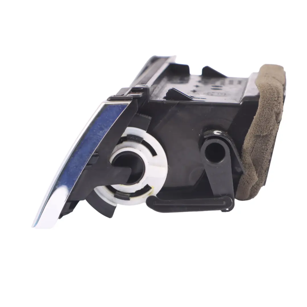 Ugello di sfiato del cruscotto anteriore destro per Skoda Octavia 5E con numero di parte 5E0819702C Skoda Octavia 5E Ugello di sfiato del cruscotto anteriore destro - SKU 5E0819702C - Numero di parte 5E0819702C