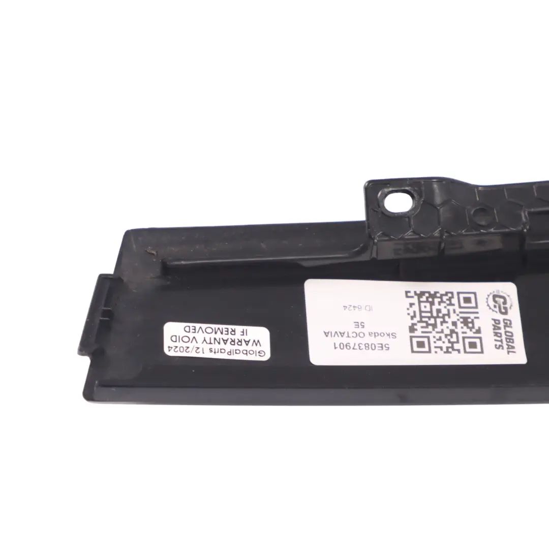 Skoda Octavia 5E Embellecedor Ventana Delantera Izquierda Marco Pilar B Puerta - SKU 5E0837901 - Número de pieza 5E0837901