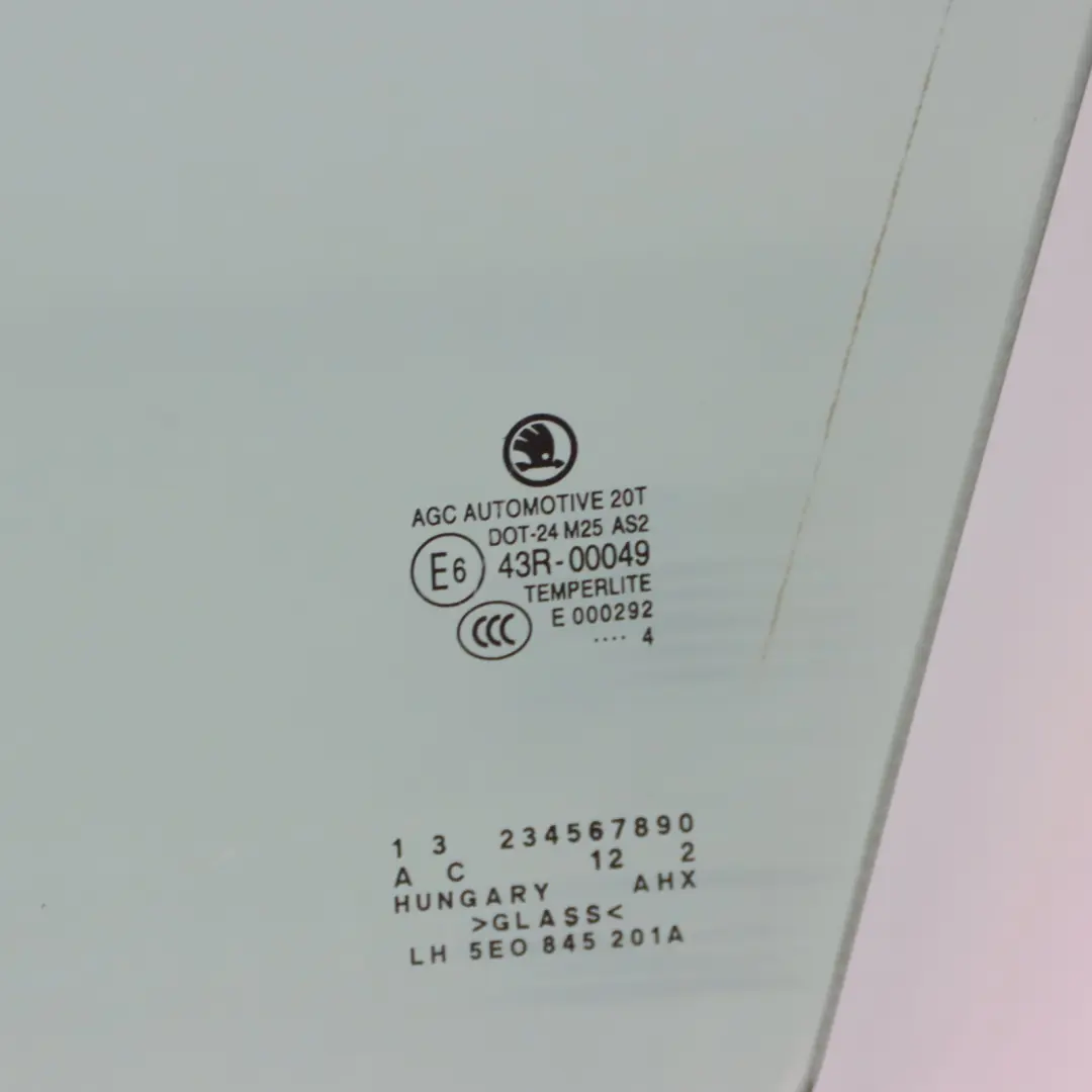Vetro Porta Anteriore Sinistra AS2 per Skoda Octavia 5E con numero di parte 5E0845201A Skoda Octavia 5E Vetro Porta Anteriore Sinistra AS2 - SKU 5E0845201A - Numero di parte 5E0845201A