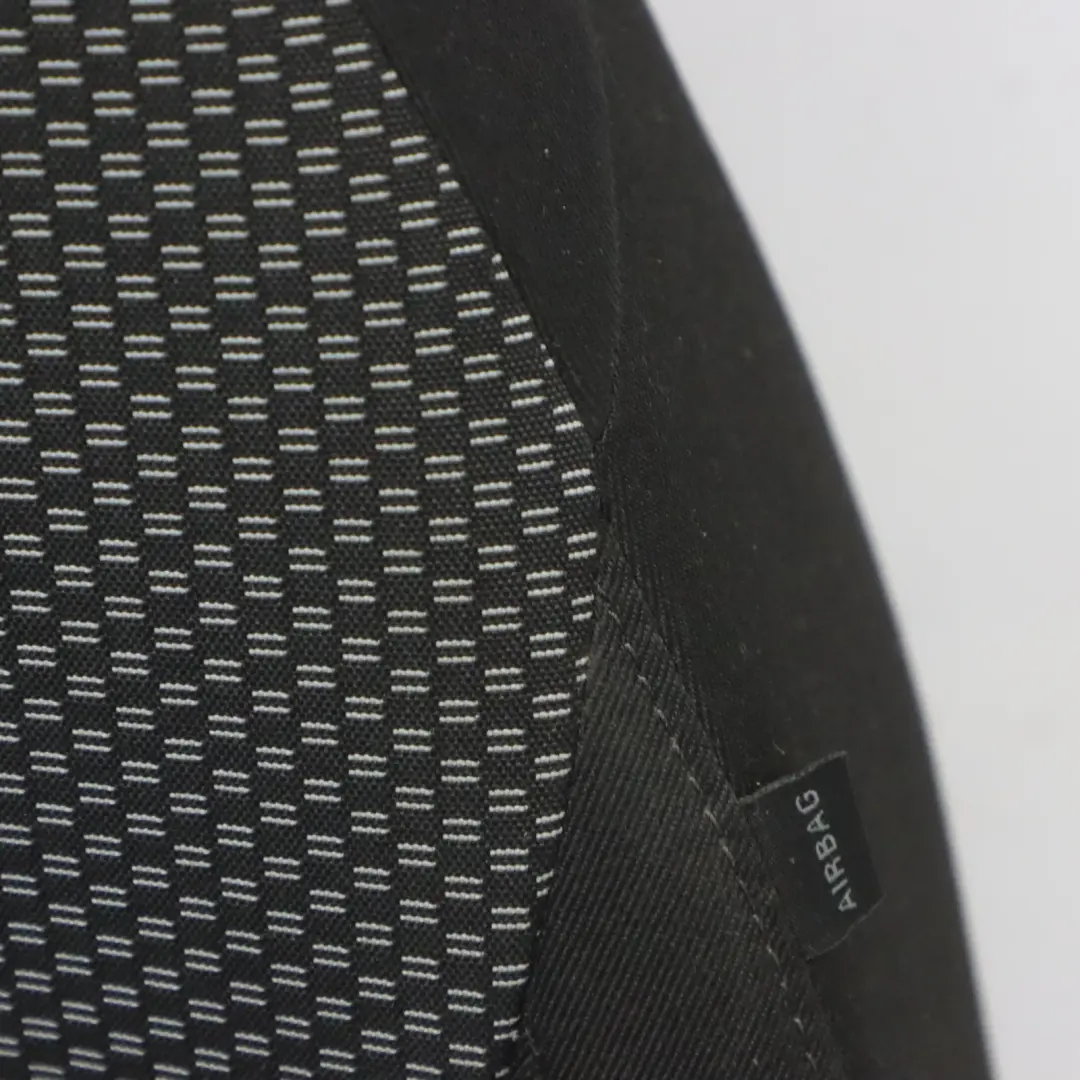 Skoda Octavia Mk3 5E Siège avant gauche Tissu intérieur tissu satiné noir - SKU 5E0881805C-1 - Numéro de pièce 5E0881805C