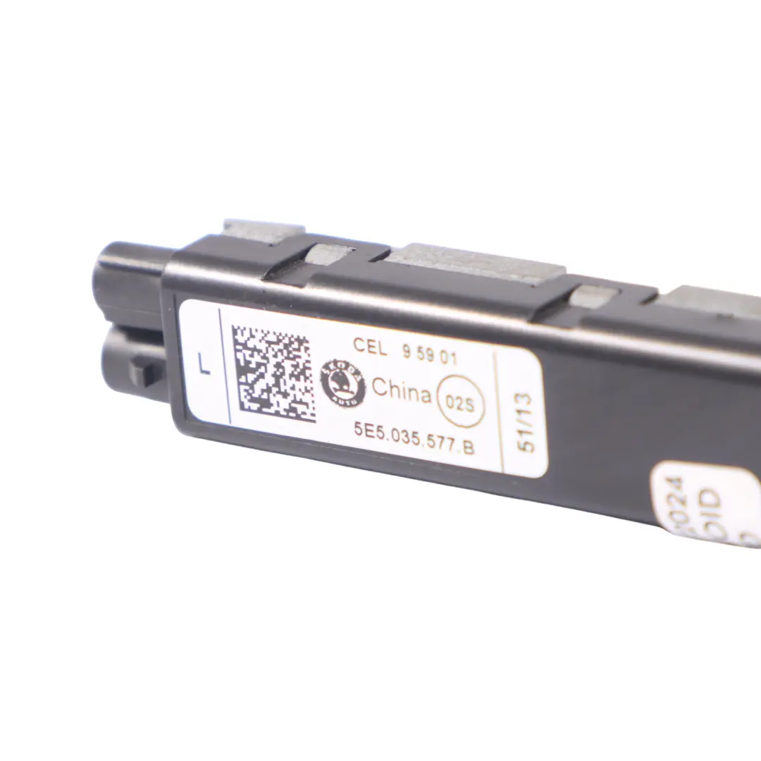 Skoda Octavia 5E Amplificateur d'antenne Unité du module commande - SKU 5E5035577B - Numéro de pièce 5E5035577B