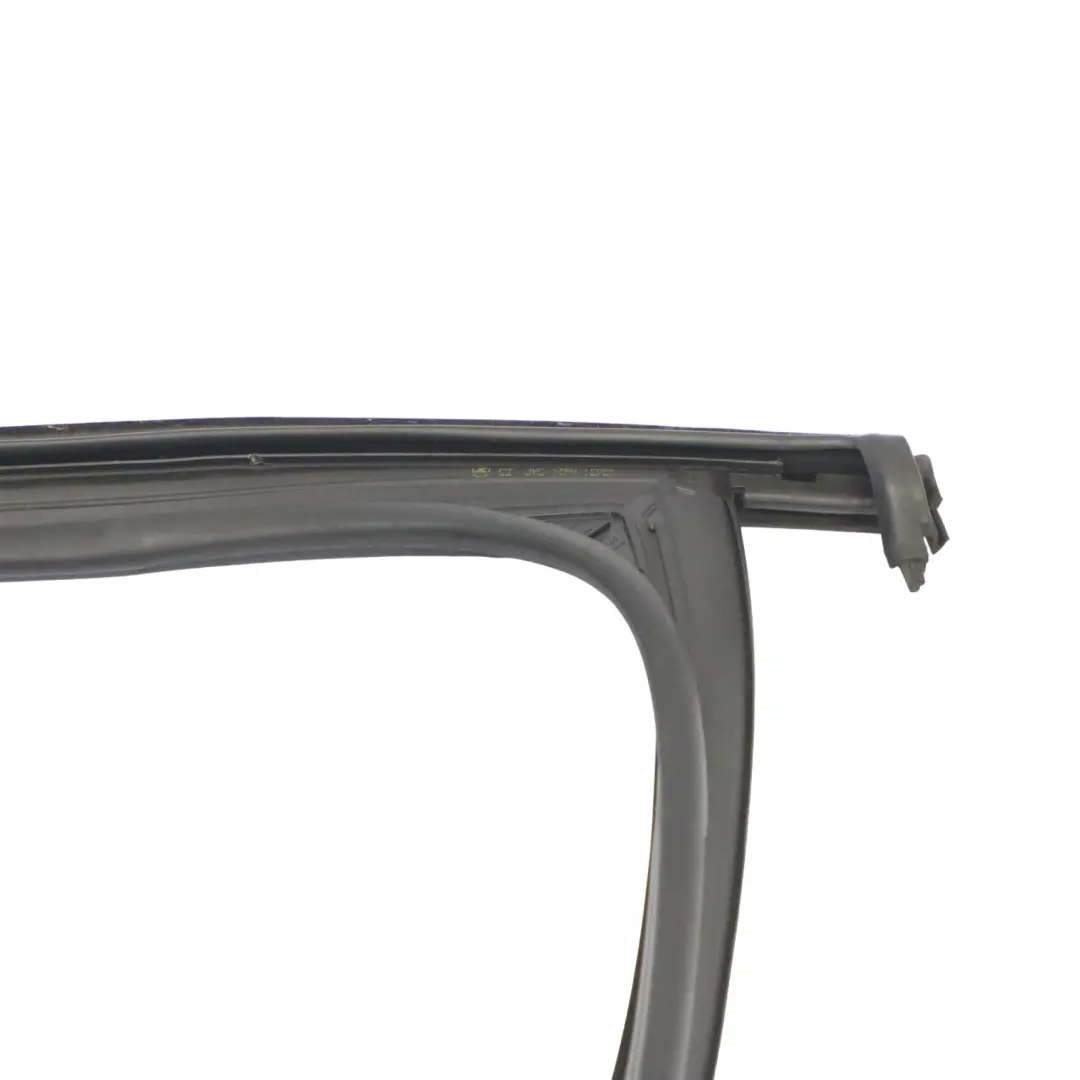 Skoda Octavia 5E Joint de rail de guidage vitre porte arrière gauche - SKU 5E5839431C - Numéro de pièce 5E5839431C