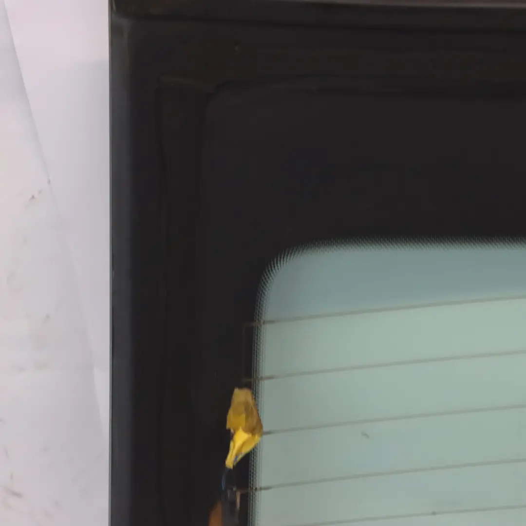 Szyba Tylna Klapy Bagażnika Podgrzewana AS2 do Skoda Octavia 5E o numerze 5E5845049AE Skoda Octavia 5E Szyba Tylna Klapy Bagażnika Podgrzewana AS2 - SKU 5E5845049AE - Numer Części 5E5845049AE