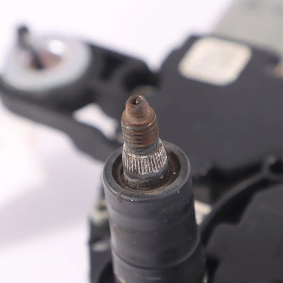 Skoda Octavia SE Motor Limpiaparabrisas Trasero - SKU 5E5955711 - Número de pieza 5E5955711