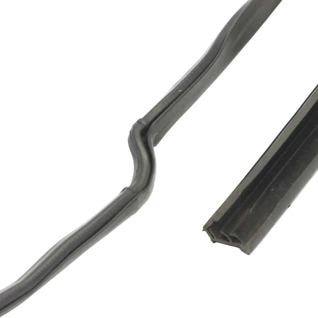 Volkswagen Golf 5G Rear Door Window Seal Gasket Rubber Frame Left N/S - SKU 5G6839431H - Part number 5G6839431H