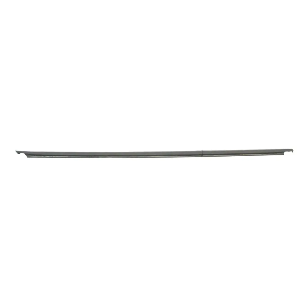 Volkswagen Golf 5G Garniture extérieure vitre porte arrière droite - SKU 5G6839478D - Numéro de pièce 5G6839478D