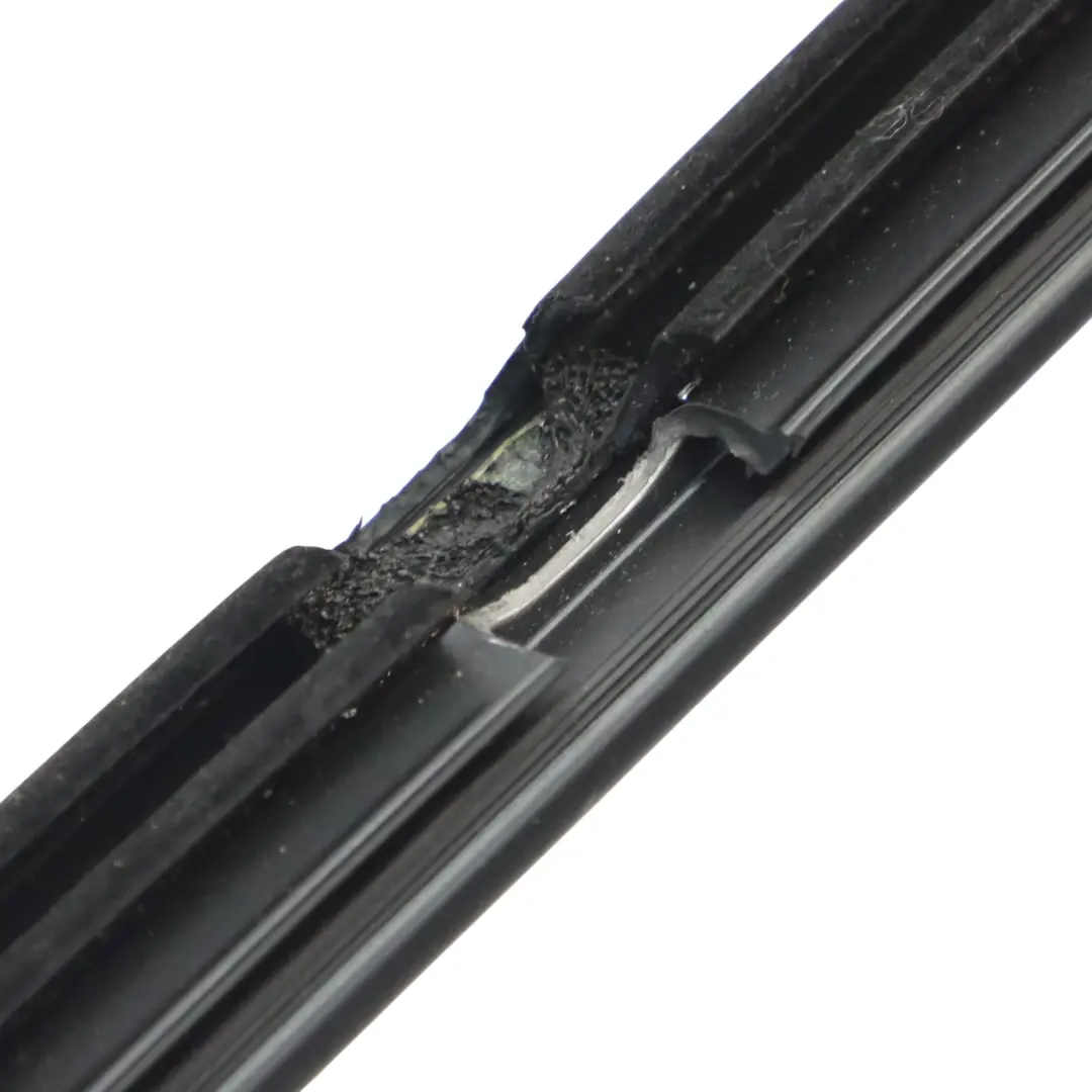 Volkswagen Golf 5G Finestra Striscia Destra Modanatura Guarnizione - SKU 5G6839480B - Numero di parte 5G6839480B