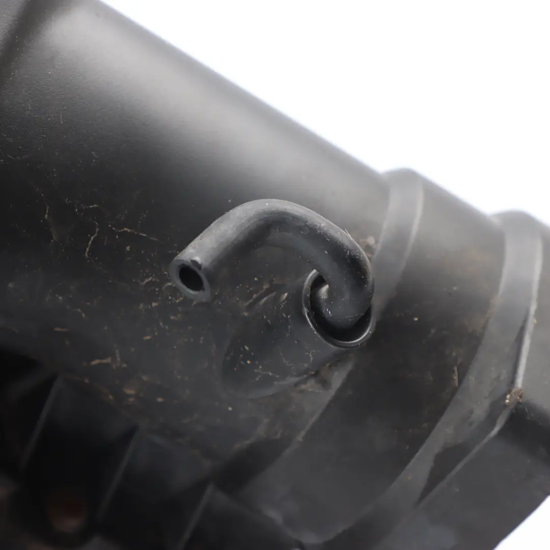 Filter Box Housing to Audi Q3 8U 2.0 Diesel Engine Air with Part number 5N0129607E Audi Q3 8U 2.0 Diesel Engine Air Filter Box Housing - SKU 5N0129607E - Part number 5N0129607E